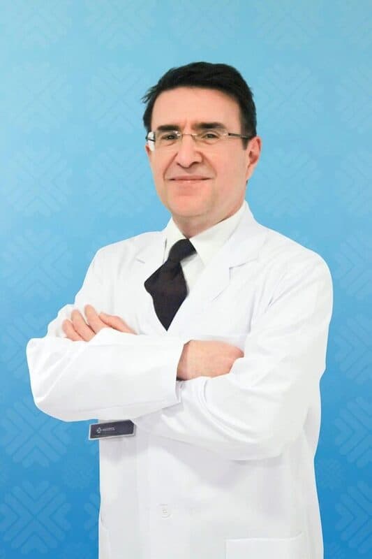 Профессор Нежат Акалан